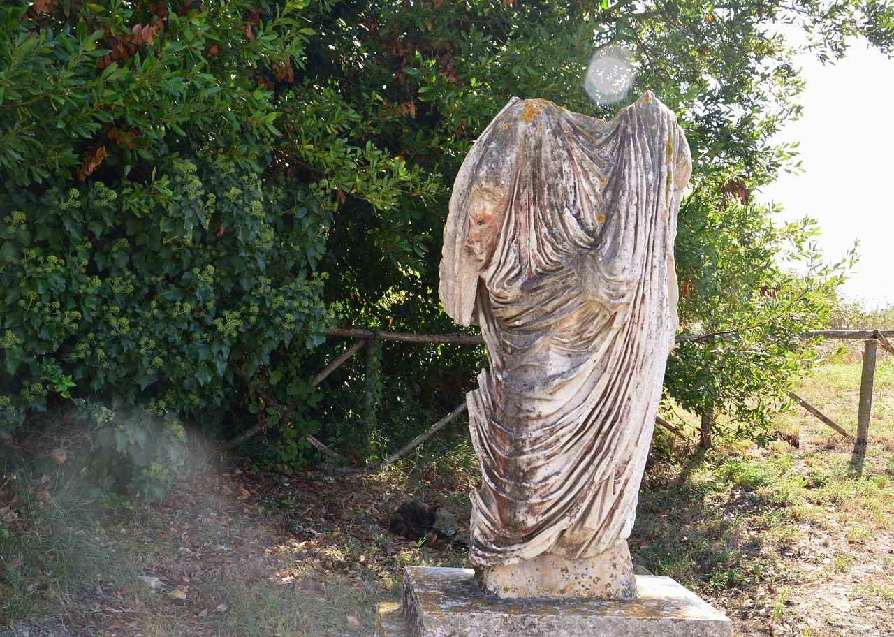 Kalemin İlk İzleri: Antik Dönem